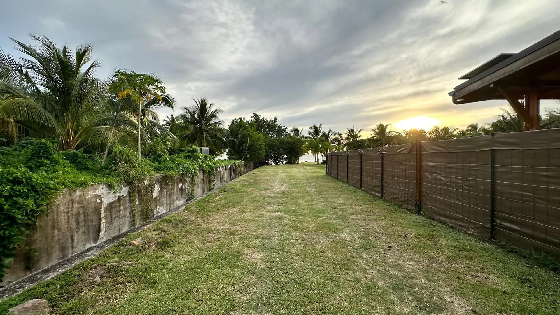 Chalet Fare Te Ava - Comfy Cabin W Private Beach Access Haapiti