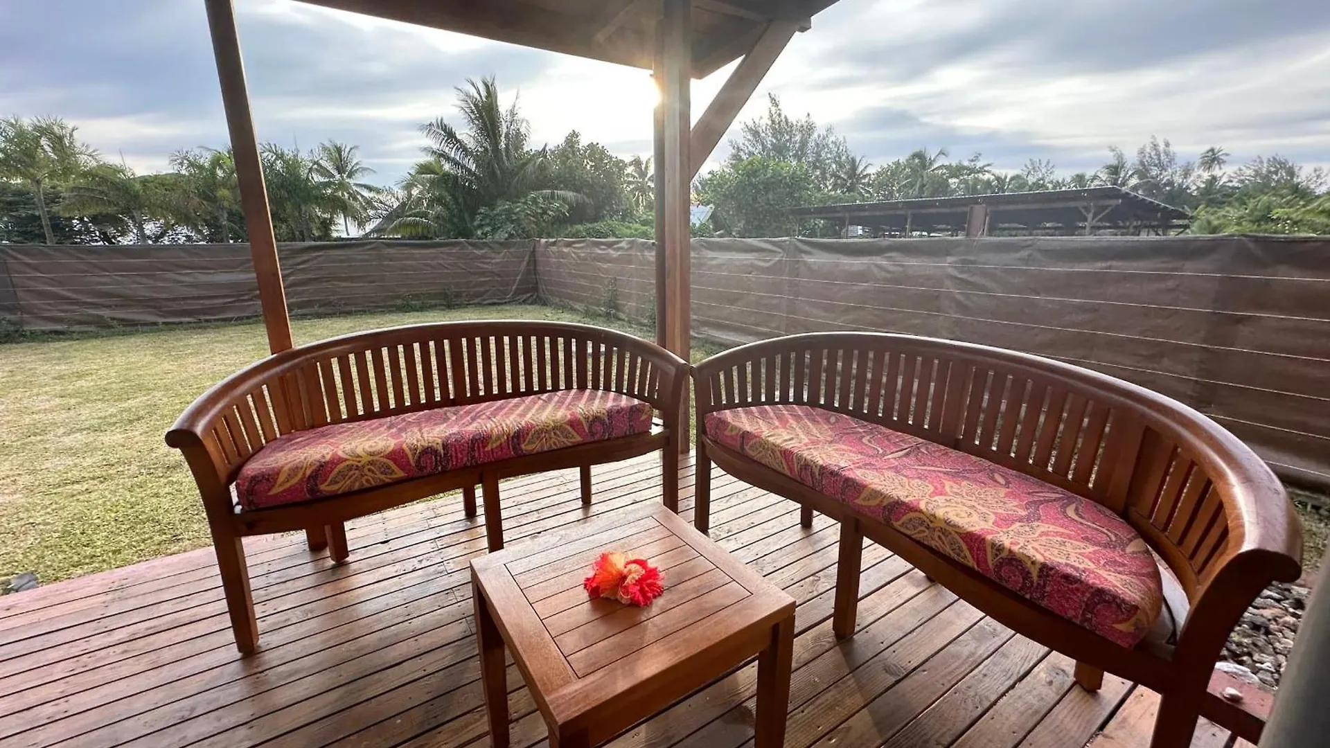 Fare Te Ava - Comfy Cabin W Private Beach Access Haapiti